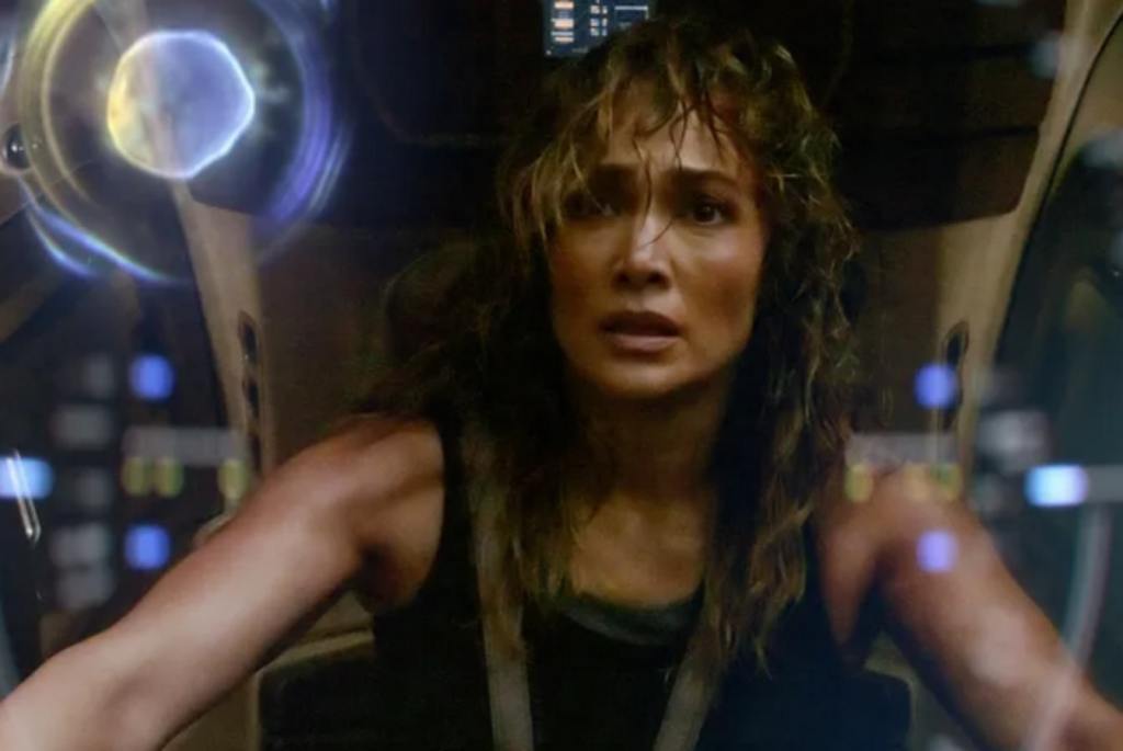 Review ‘Atlas’: Exo-Suit Jennifer Lopez Sangat Cocok dengan Kendaraan Sci-Fi yang Mengangkat Bahu Ini
