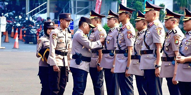Kapolda Metro Jaya Lantik Pejabat Baru dalam Upacara Sertijab