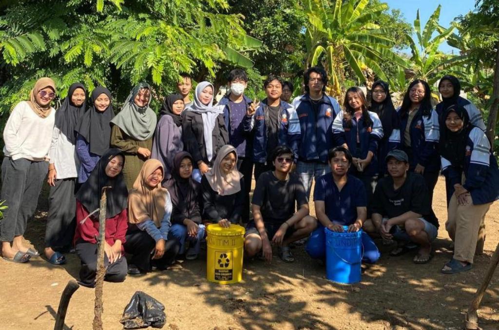 KKN Undip Desa Daleman Sukoharjo, Mahasiswa Dorong Warga Terapkan Bank&nbsp;Sampah
