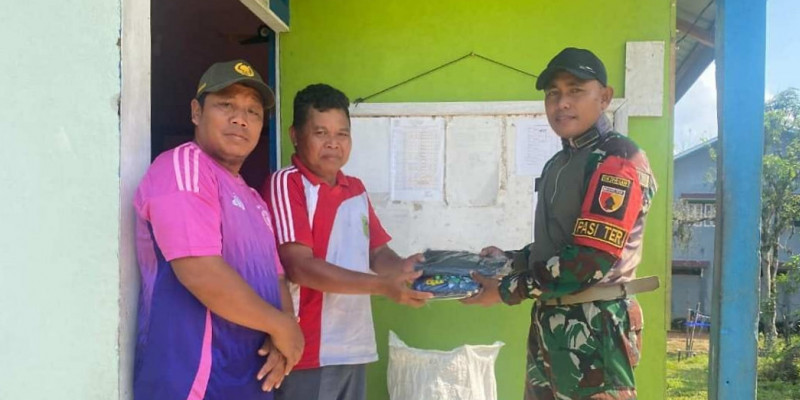 Pemberian Sargal Kepada Warga dan Anak Sekolah di&nbsp;Perbatasan