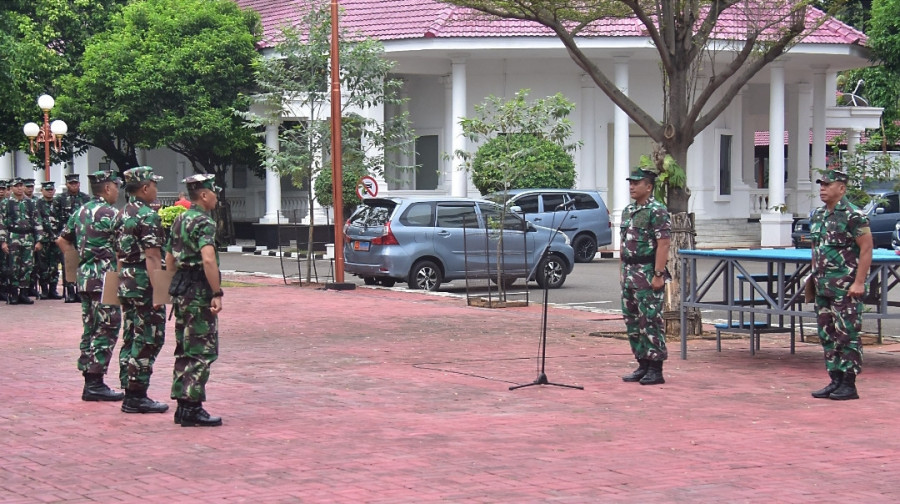 Tingkatan Disiplin, Prajurit dan PNS Korps Marinir Laksanakan Apel&nbsp;Pagi